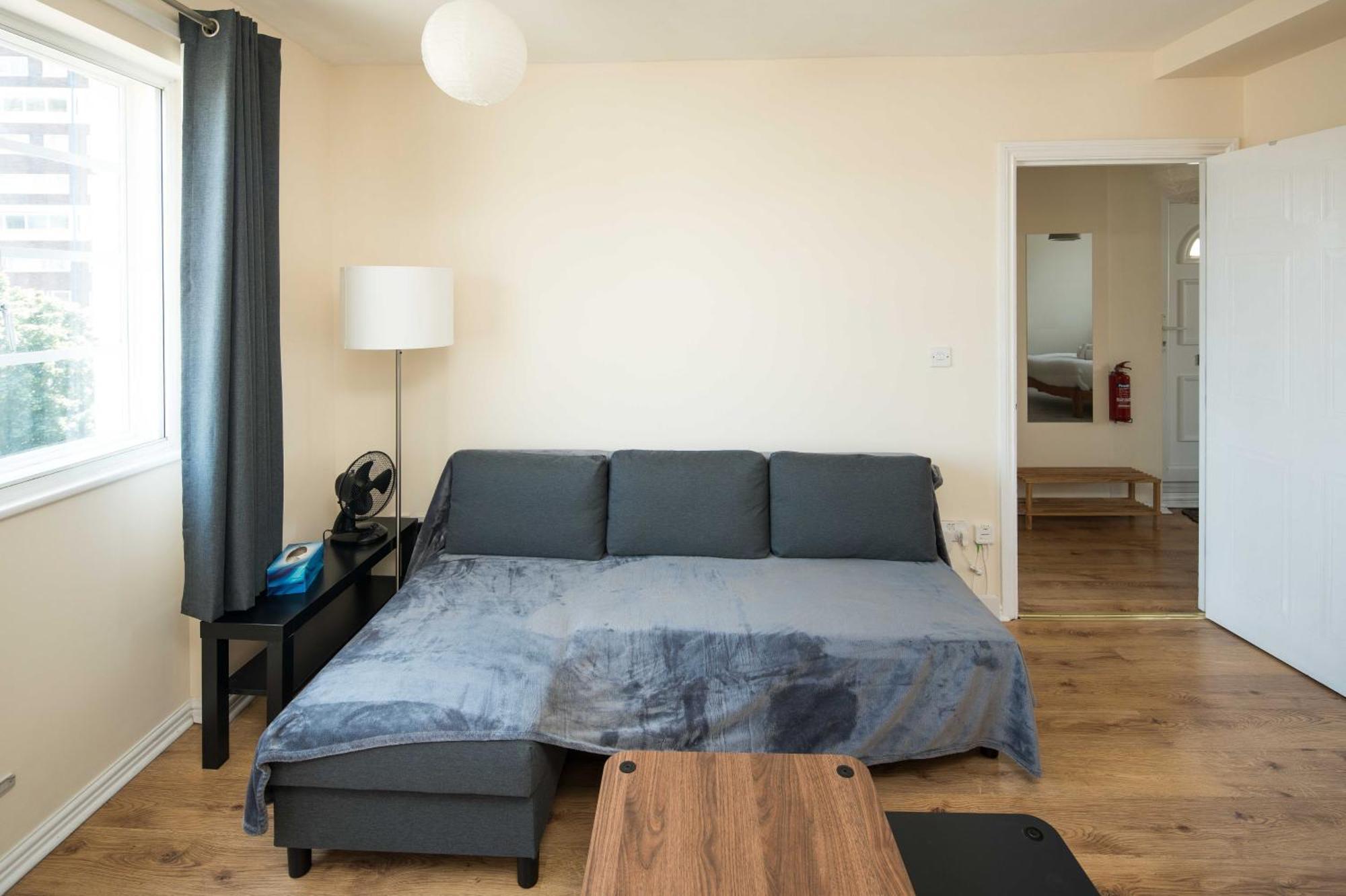 Appartamento 2Bd London Flat - City Buzz & Parkside Serenity Esterno foto