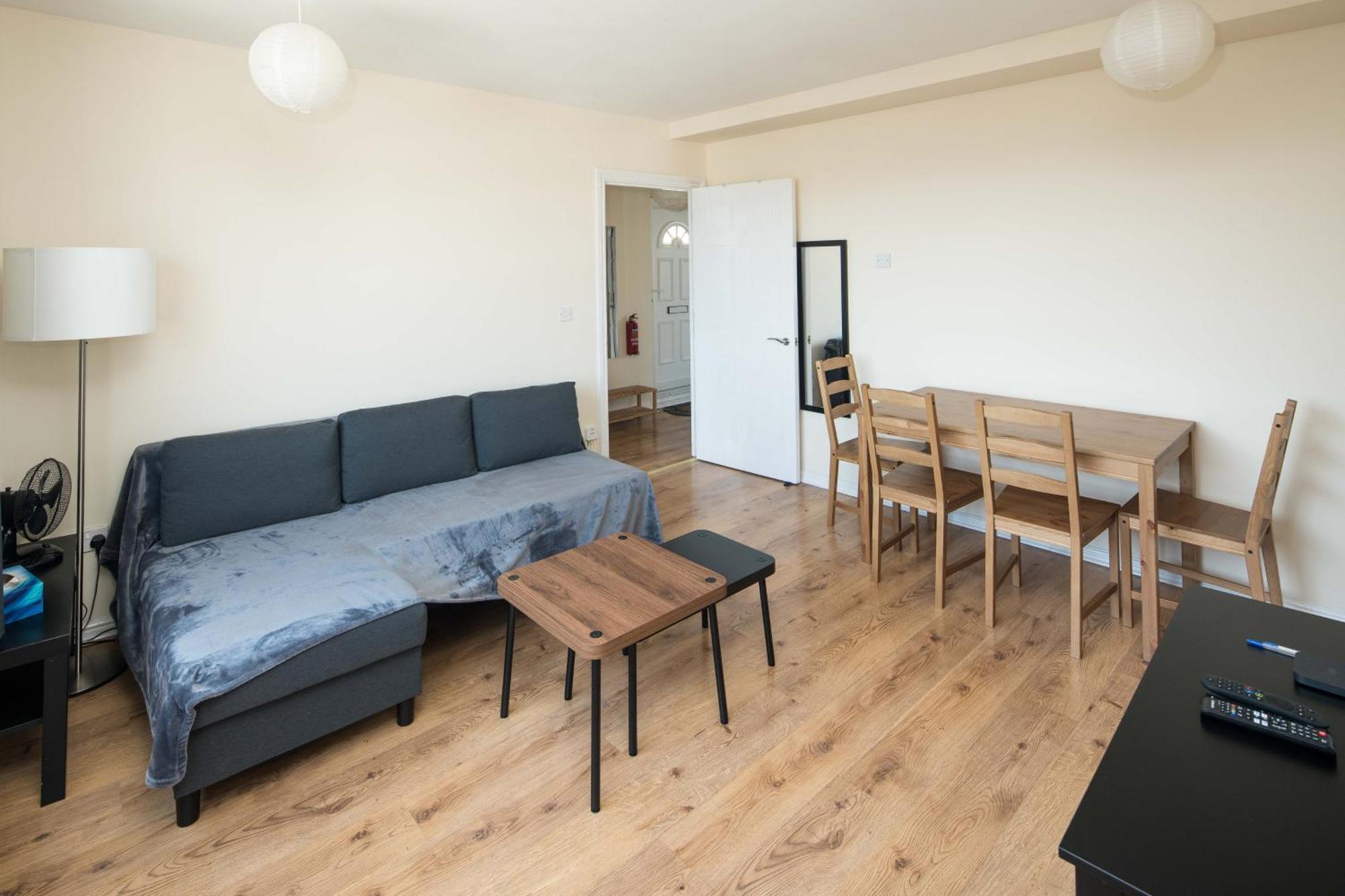 Appartamento 2Bd London Flat - City Buzz & Parkside Serenity Esterno foto